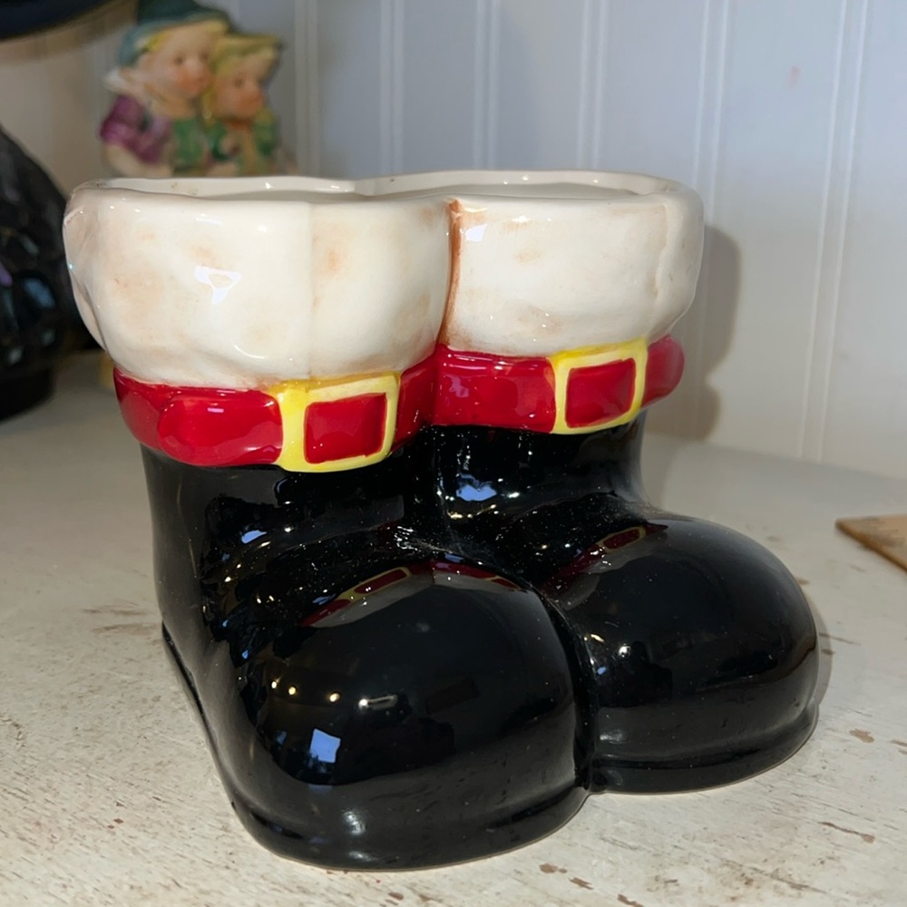 Napco Christmas Santa’s boots planter